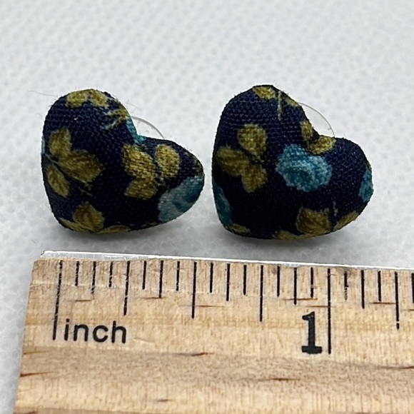 Womens Puff Heart Earrings Floral Fabric Covered Heart Shaped Post Backs - Picture 2 of 4